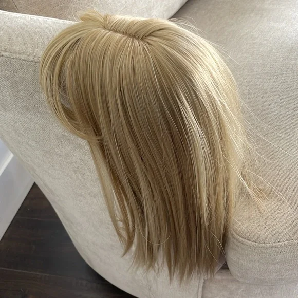 NWT wheat blonde topper light HAND TIED center part with bangs 16-17” new silk